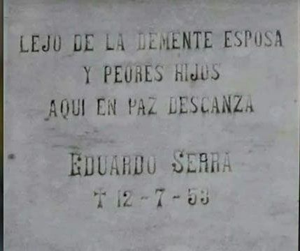 «Lejos de la demente esposa y peores hijos, aquí descansa»: la inscripción viral en una lápida