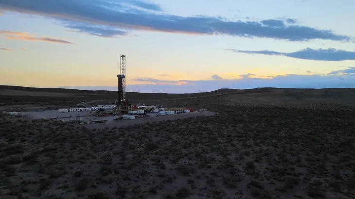 Argentina ofrece a EEUU petróleo y gas de Vaca Muerta a cambio de GNL y más inversiones