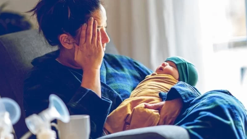 Gastó más de 100 mil dólares en quedar embarazada y ahora se arrepiente: «Ser madre es una pesadilla»