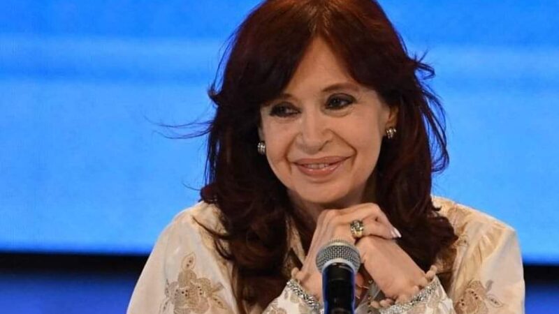 El patrimonio declarado de Cristina Kirchner se incrementó 60 veces durante su vicepresidencia. Entre sus bienes -tiene 250 millones de pesos- usufructos inmobiliarios, un vehículo cero kilómetro y acciones de Mercado Libre y Apple.