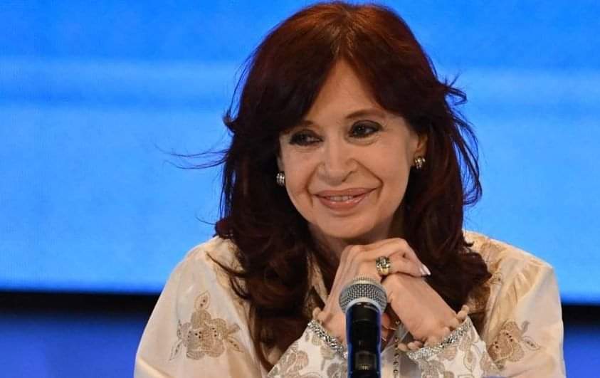 El patrimonio declarado de Cristina Kirchner se incrementó 60 veces durante su vicepresidencia. Entre sus bienes -tiene 250 millones de pesos- usufructos inmobiliarios, un vehículo cero kilómetro y acciones de Mercado Libre y Apple.