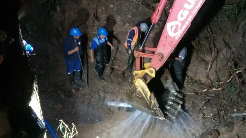 Agua Potable de Jujuy atendió a emergencia por falla de acueducto principal en la capital