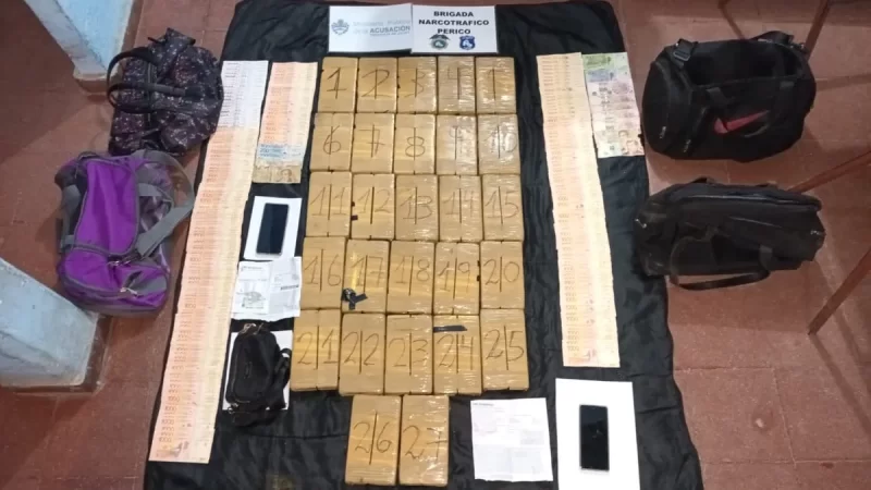 Policía secuestro clorhidrato de cocaina en Perico