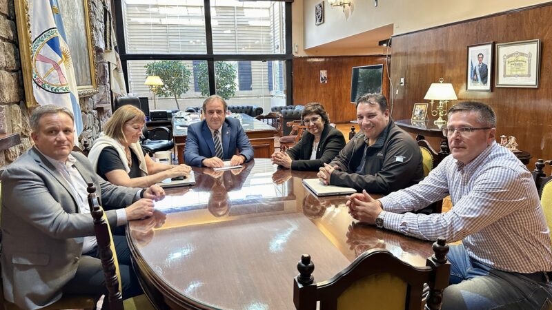 El Vicegobernador Alberto Bernis y la Ministra Calsina hablaron sobre la posibilidad de sumar al Poder Legislativo al proceso de digitalización de Jujuy