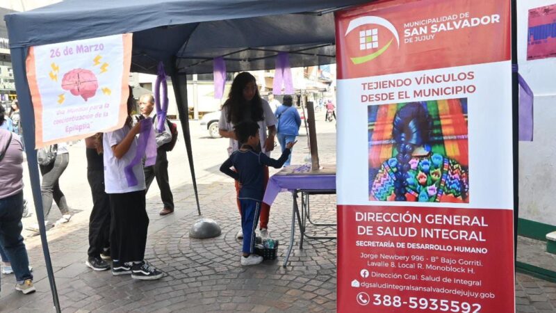 Stand informativo en la Peatonal Belgrano por el Día Mundial de la Hipertensión