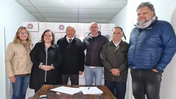 Firma de convenio con el Instituto Técnico de Jujuy en el marco de la edición 73º de la FNE